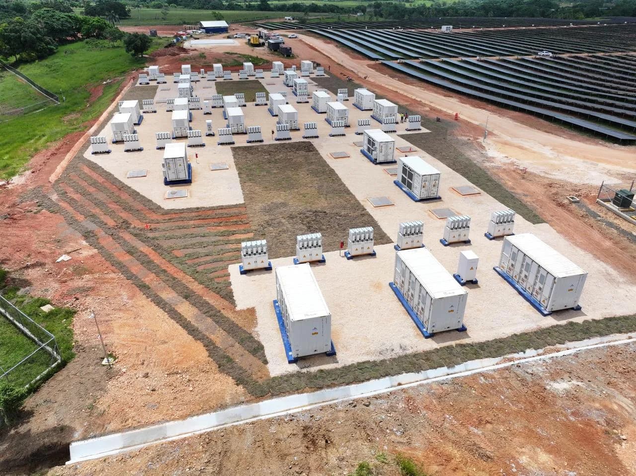 Sistemas de almacenamiento de energía (BESS)